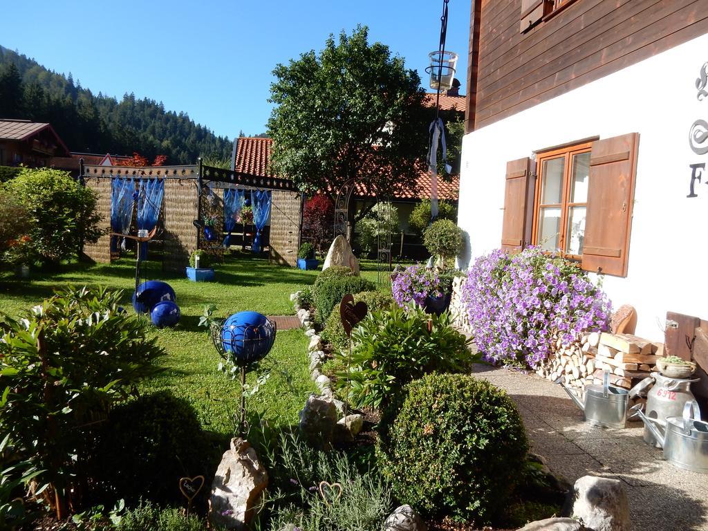 Gaestehaus Schoenfeld ไรท์อิมวิงเคอ ภายนอก รูปภาพ